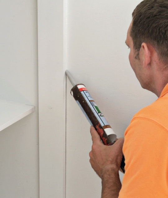 Låga skjutdörrar snedtak