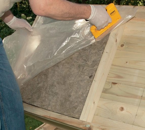 Eristetty koirankoppi: Lattian eristys