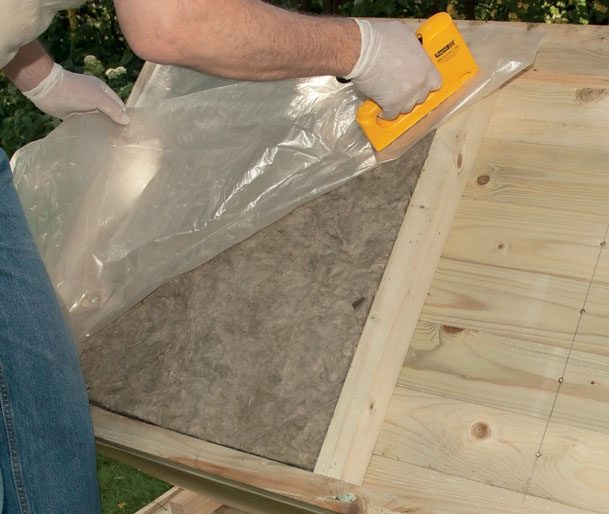 Isoleret hundehus: Isolering af bunden