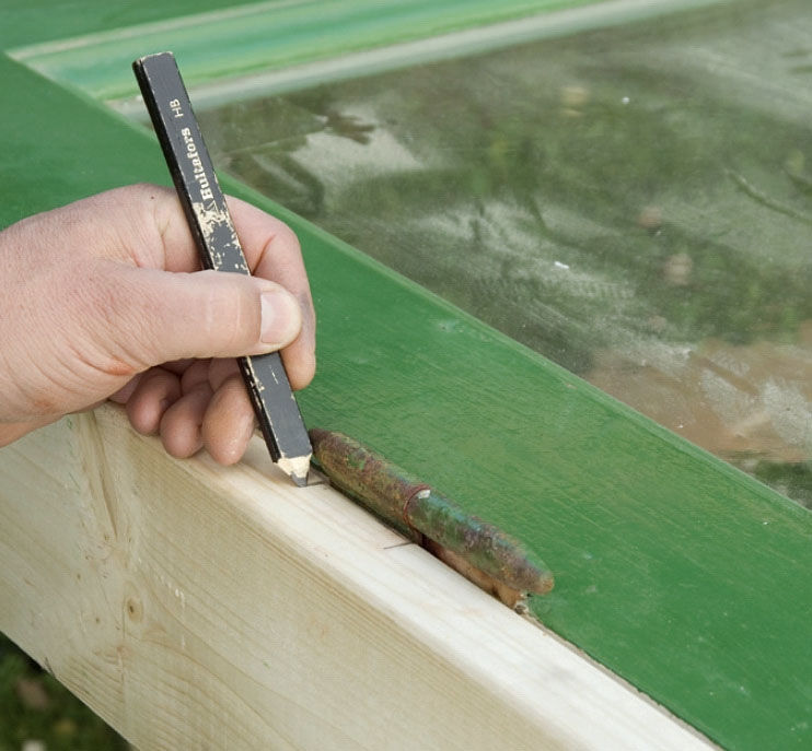 Uusi karmi vanhaan oveen