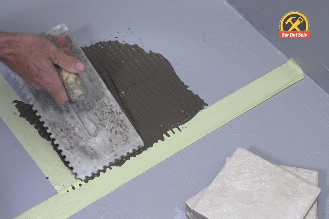 Hold styr på fliseklæberen