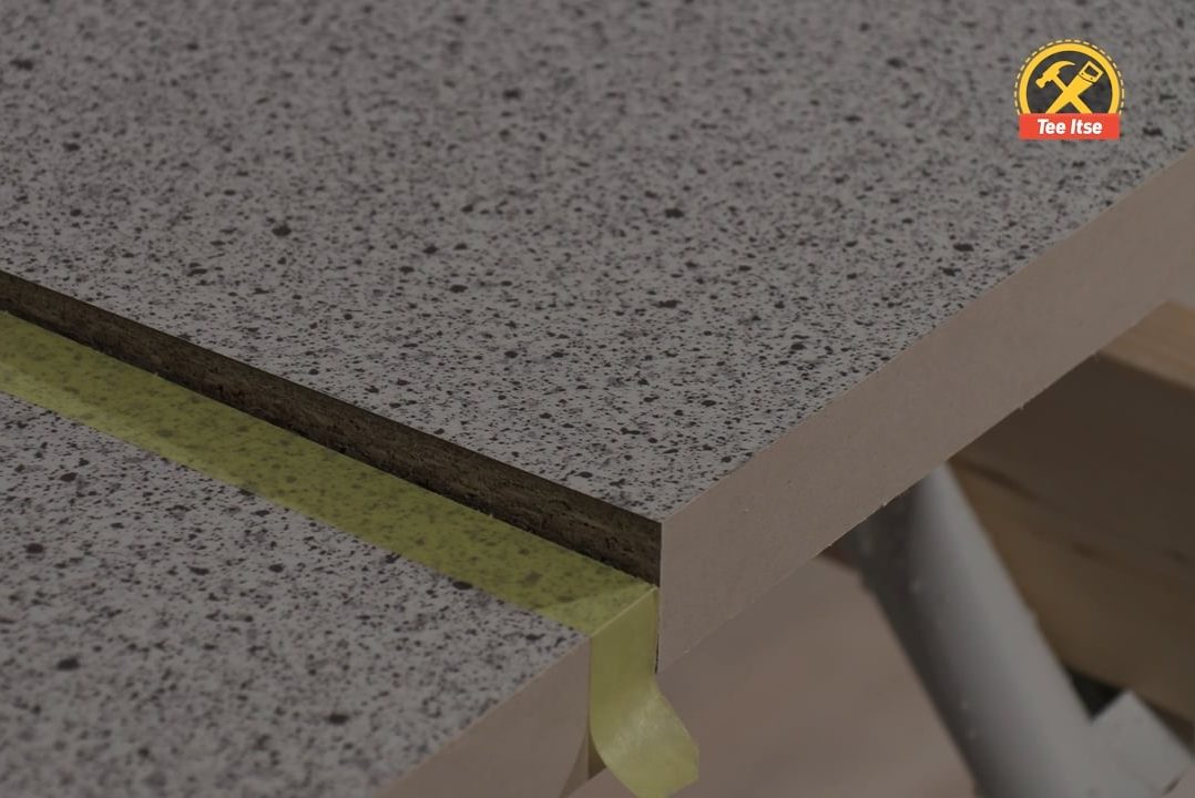 Tarkat rajat maalarinteipillä