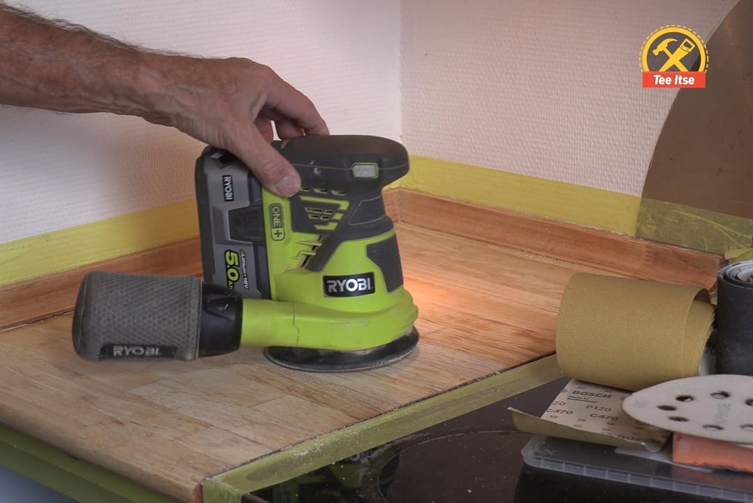 Paina epäkeskohiojaa kevyesti