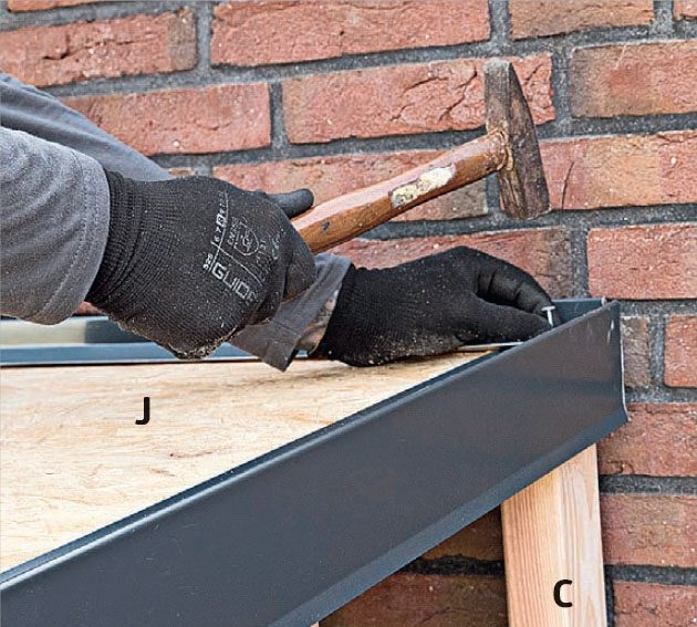 Halkokatos: Asenna reunapellit Asenna reunapellit