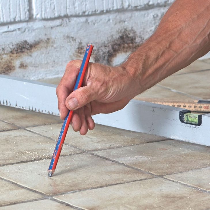 Selvnivellerende gulvspartel