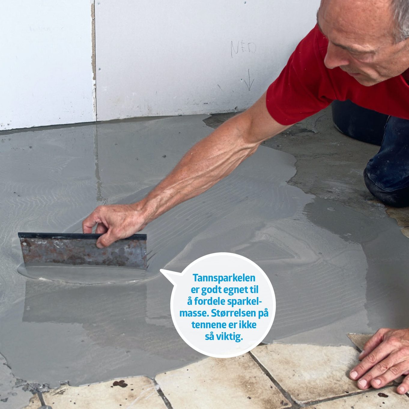 Selvnivellerende gulvspartel