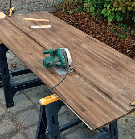 Vanhojen portaiden päällystäminen: Sahaa askelmat oikeaan syvyyteen