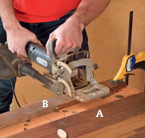 Vanhojen portaiden päällystäminen: Jyrsi lamelleille urat