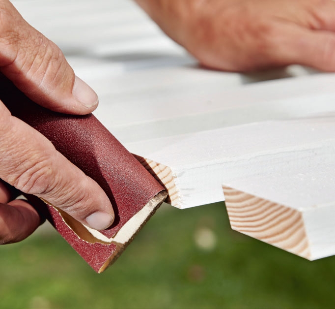 Slipa kanterna lätt när du har sågat