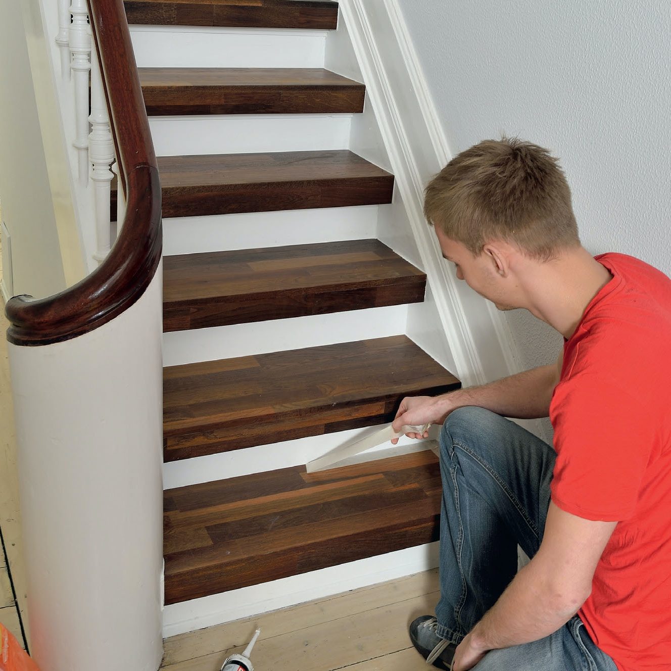 Nye trappetrin i træ: Sidste trin er på plads