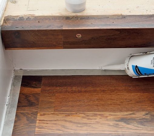 Nye trappetrinn: Legg en akrylfuge langs kantene