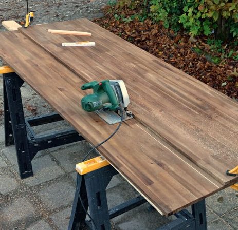 Renovera trappa billigt: Såga ut steg efter steg