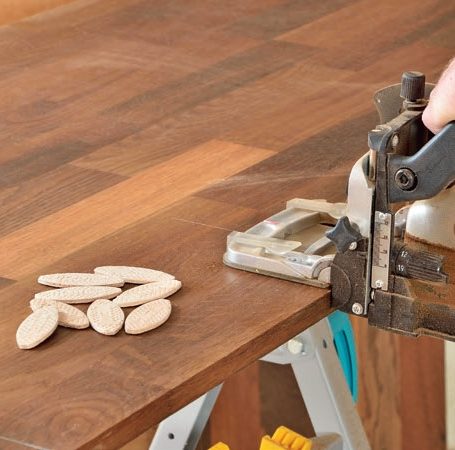 Renovera trappa billigt: Fräs i båda skivkanterna