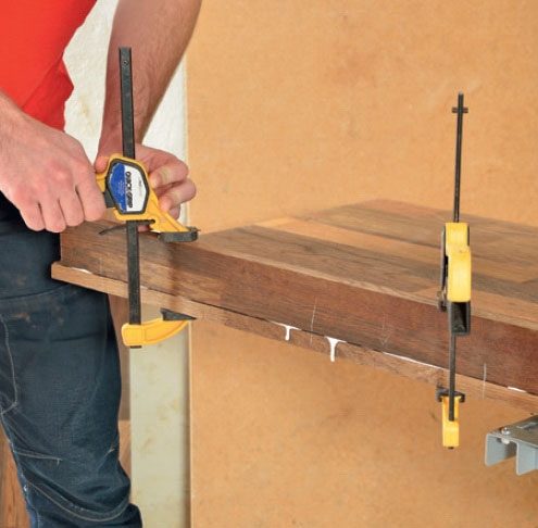 Renovera trappa billigt: Spänn ihop delarna