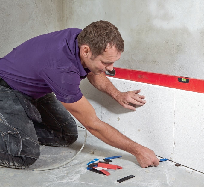 Isolering af kælder: Klods isoleringspladerne op