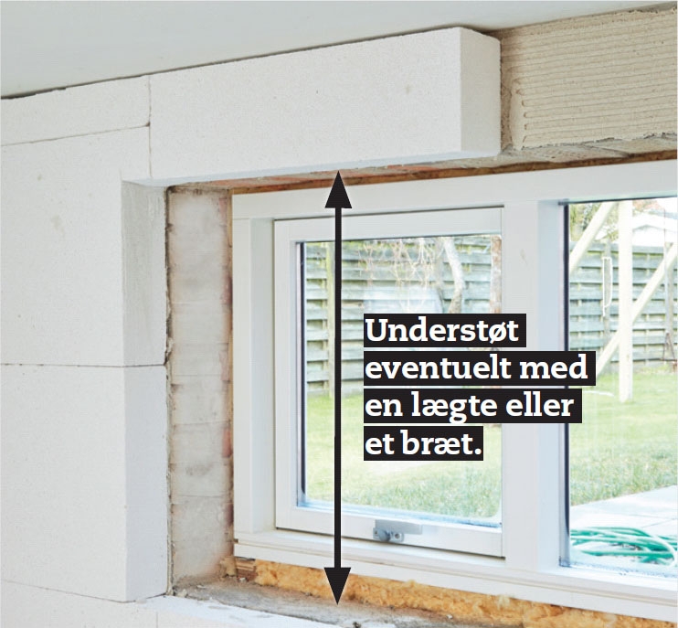 Isolering af kældervæg: Sådan sættes pladerne over vinduer og døre