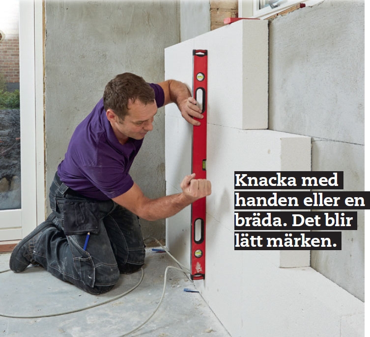 Isolera källare: Knacka fast blocken fortlöpande
