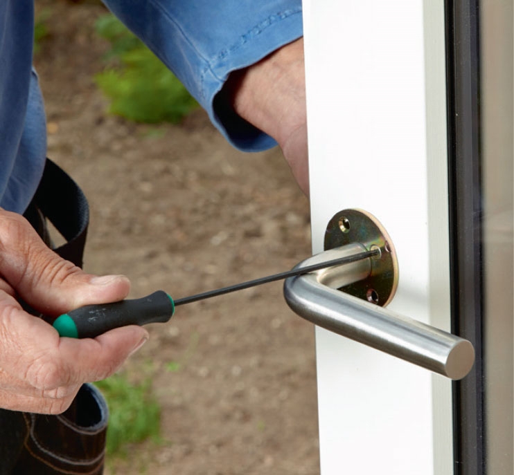 Montering af dørhåndtag yderdør