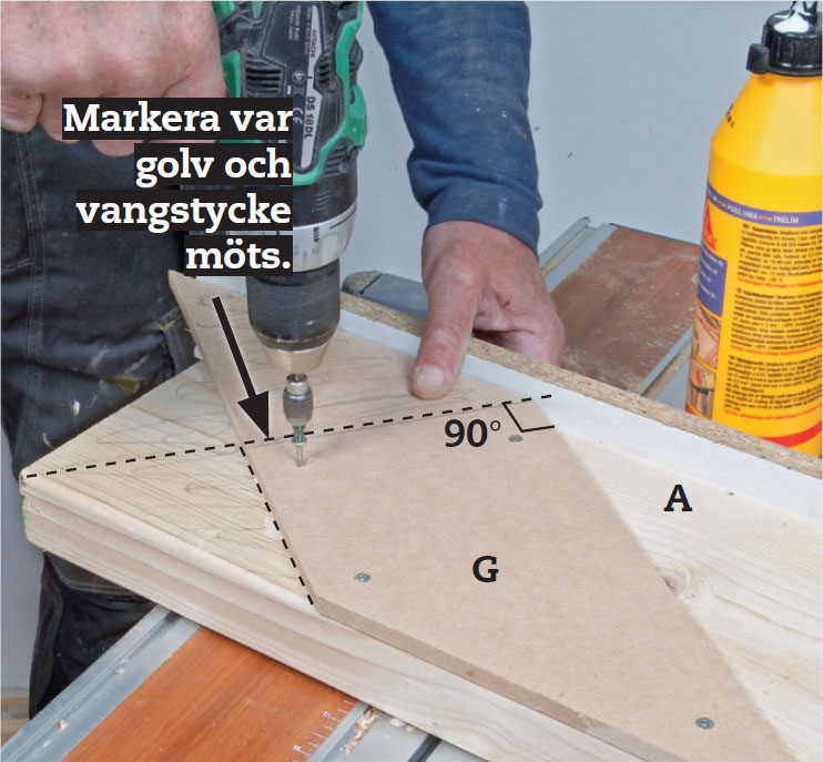 Bygga trappa: Limma och skruva fast en sidobit