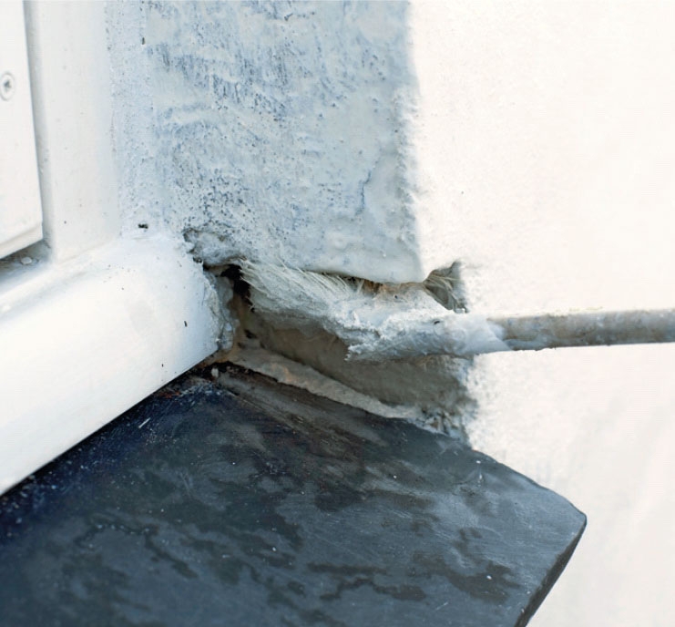 Pensle på en ganske tynn mørtel