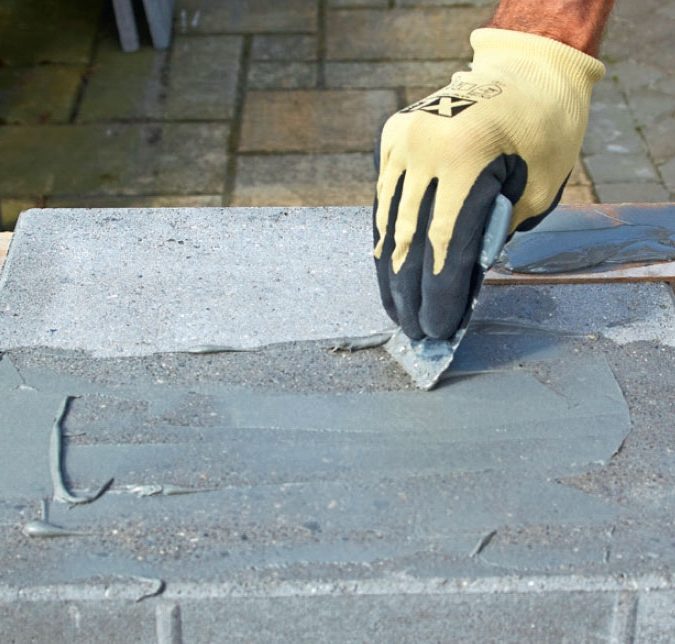 Poleret betongulv gør det selv: Hele fladen spartles