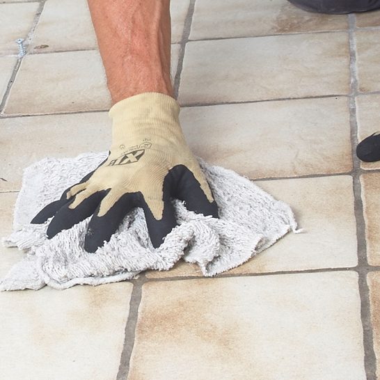 Selvnivellerende gulvspartel