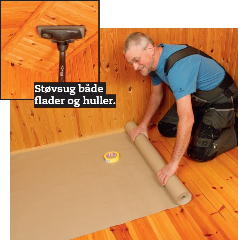 Maling af listeloft: Vi støvsuger og dækker gulvet af