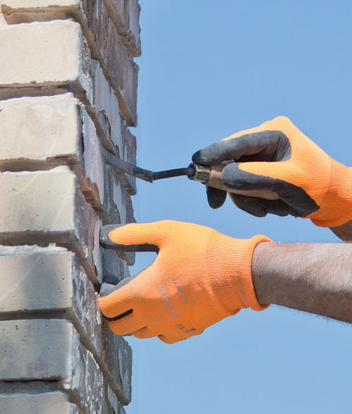 Släta till fogarna med en fogslev