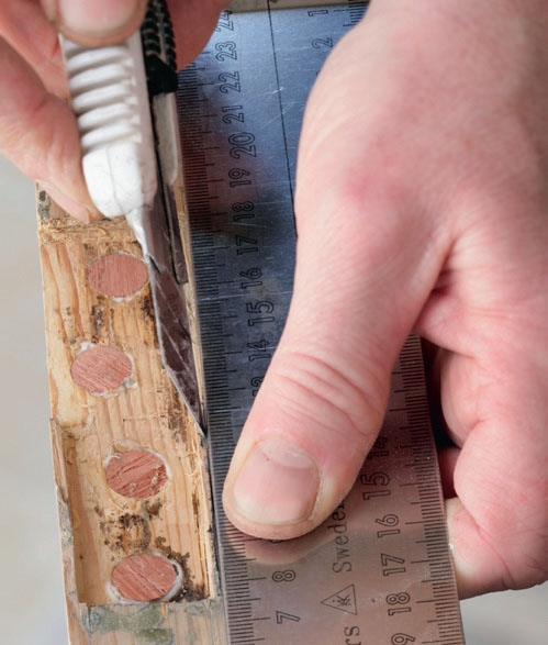 Förstört skruvhål