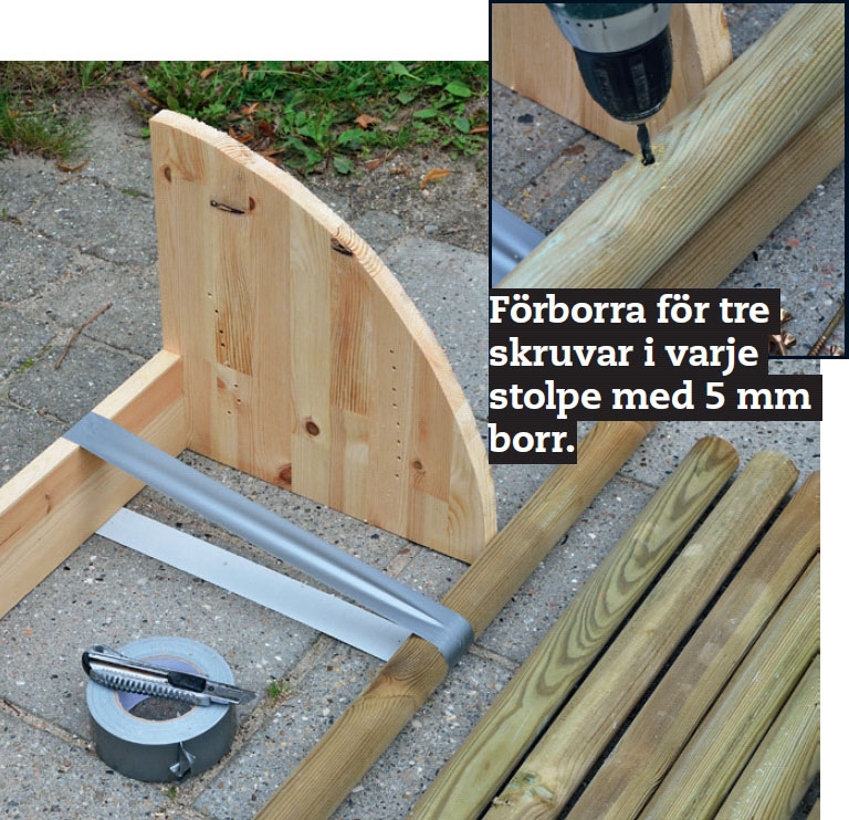 Fäst den nedre stolpen på mallen