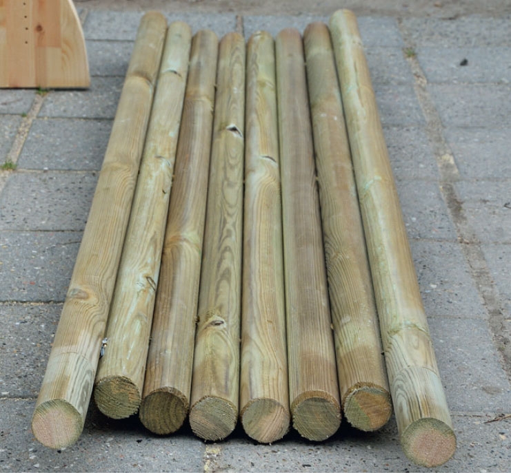 Pæle til de resterende vægge i udendørs bruseren