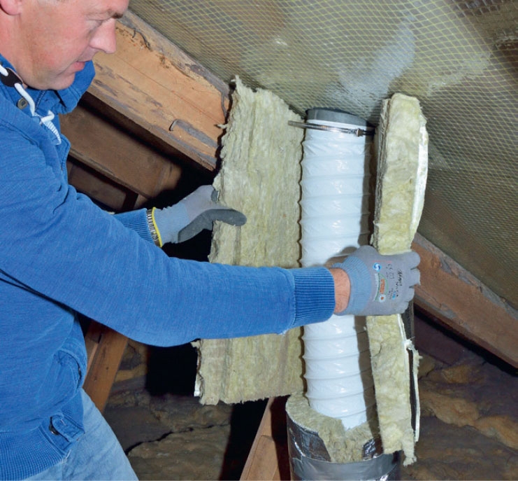 Kondens ventilation: Fäst isoleringen runt slangen