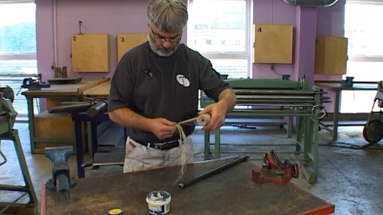 Putkiliitoksen tiivistäminen