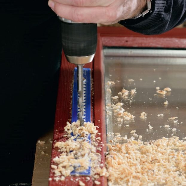 Spalteventil: Bor hull med et 10 mm bor