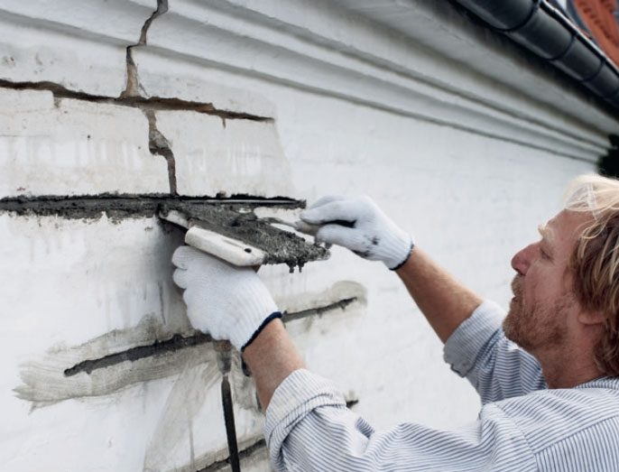 Sprickor i tegelväggar: Lägg armeringsjärn i de vågräta fogarna