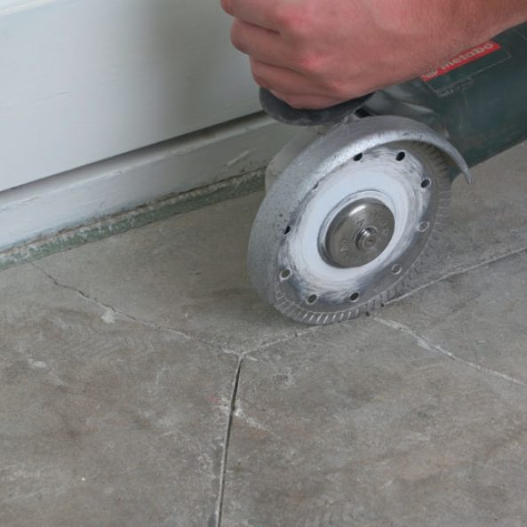 Betonggulv: Sprekken lages litt bredere