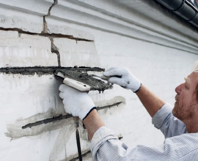 Sprekker i mursteinsvegger: Legg armeringsjern i de vannrette fugene