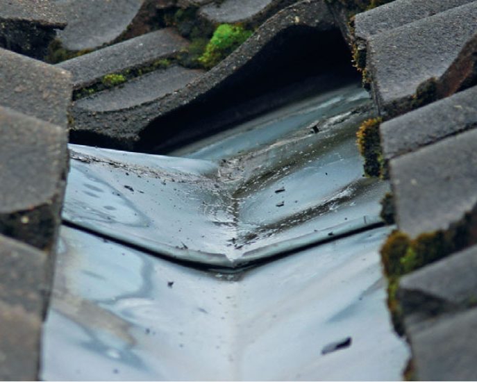 Haljennut kattotaite on haaste