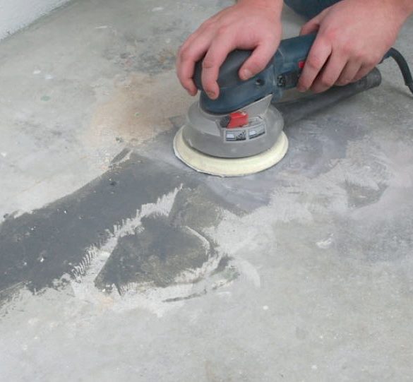 Betonilattia: Korjauksen vois hioa pinnan tasoon