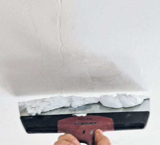 Revner i puds: Træk den overskydende masse af