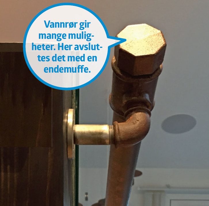 Svevende trapp: Gelenderet består av vannrør