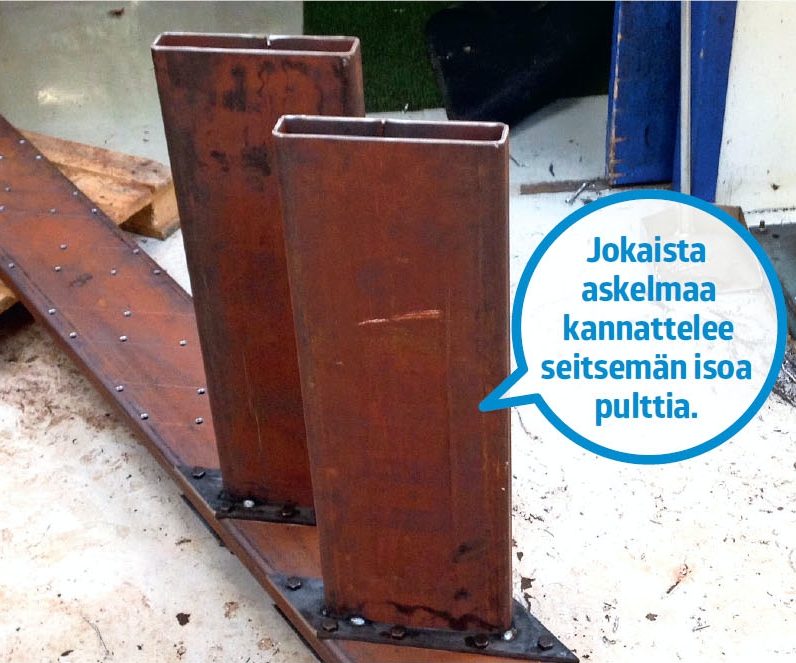 Leijuvat portaat: Askelmat on hitsattu