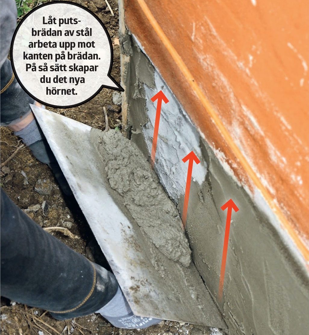 Putsa sockel: Påför bruk vid hörnet