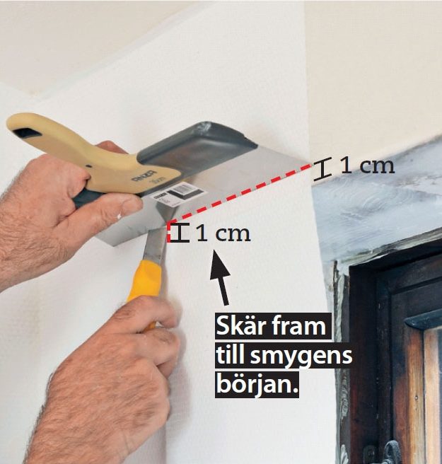 Tapetsera fönstersmyg: Skär igenom våden