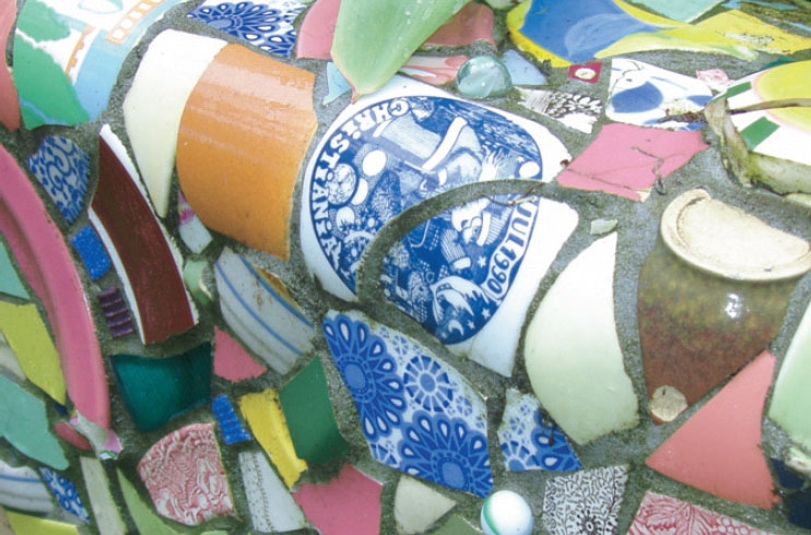 Kivireunus kukkapenkkiin