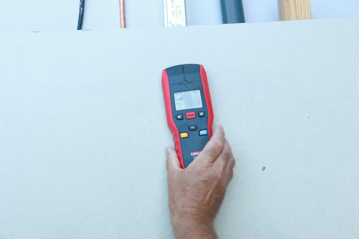 Rakenneilmaisin testi