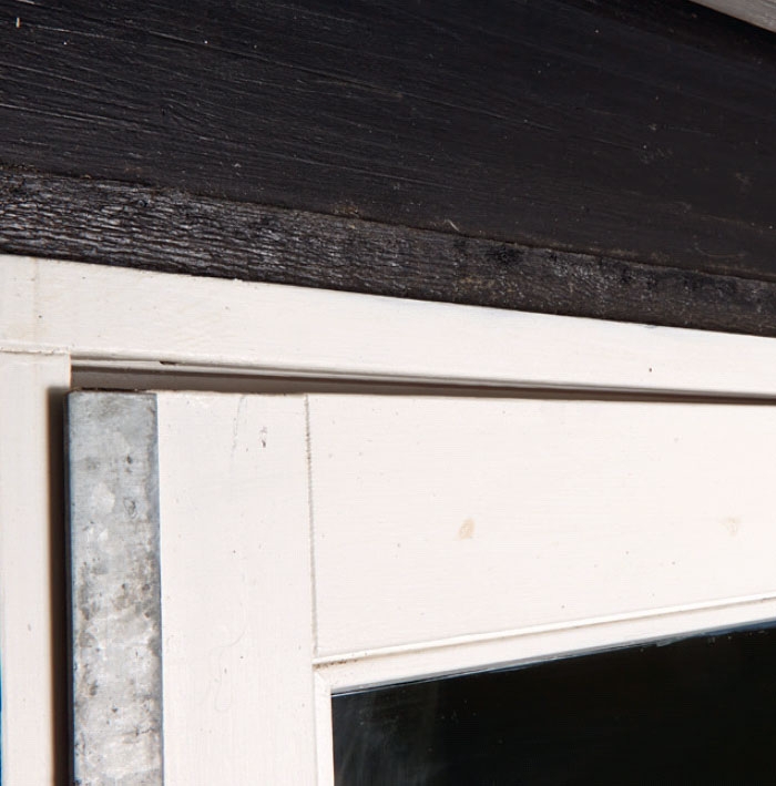 Sådan retter du den skæve dør