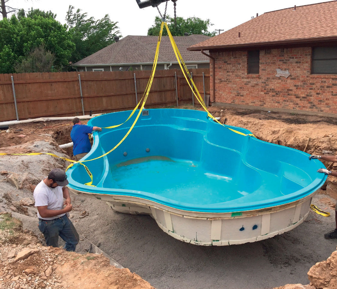 Swimmingpool med 3 olika prislappar