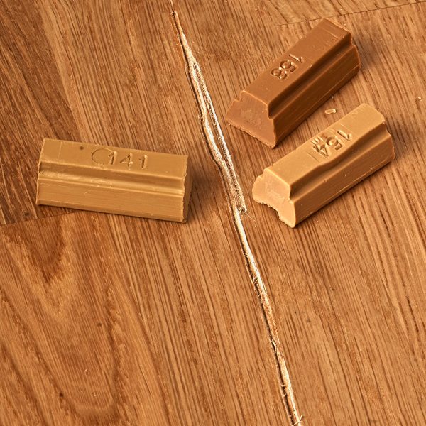 Dybe ridser i trægulv