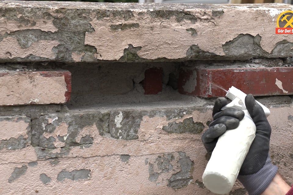 Murverket ska fuktas